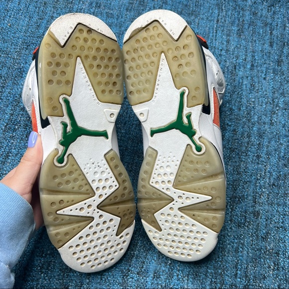 Nike Jordan 6 Retro GS Gatorade Like Mike Sneakers in Summit White Team Orange - Picture 8 of 10